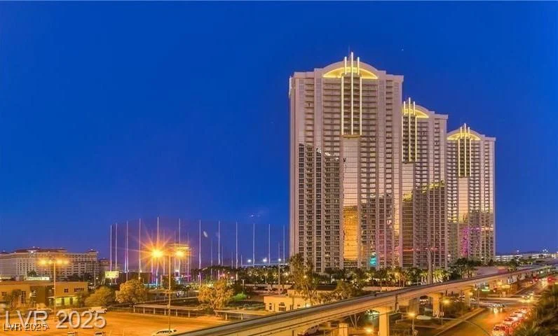 125 HARMON, Las Vegas, NV 89109