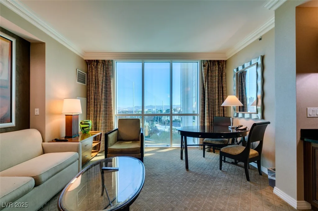 125 HARMON, Las Vegas, NV 89109