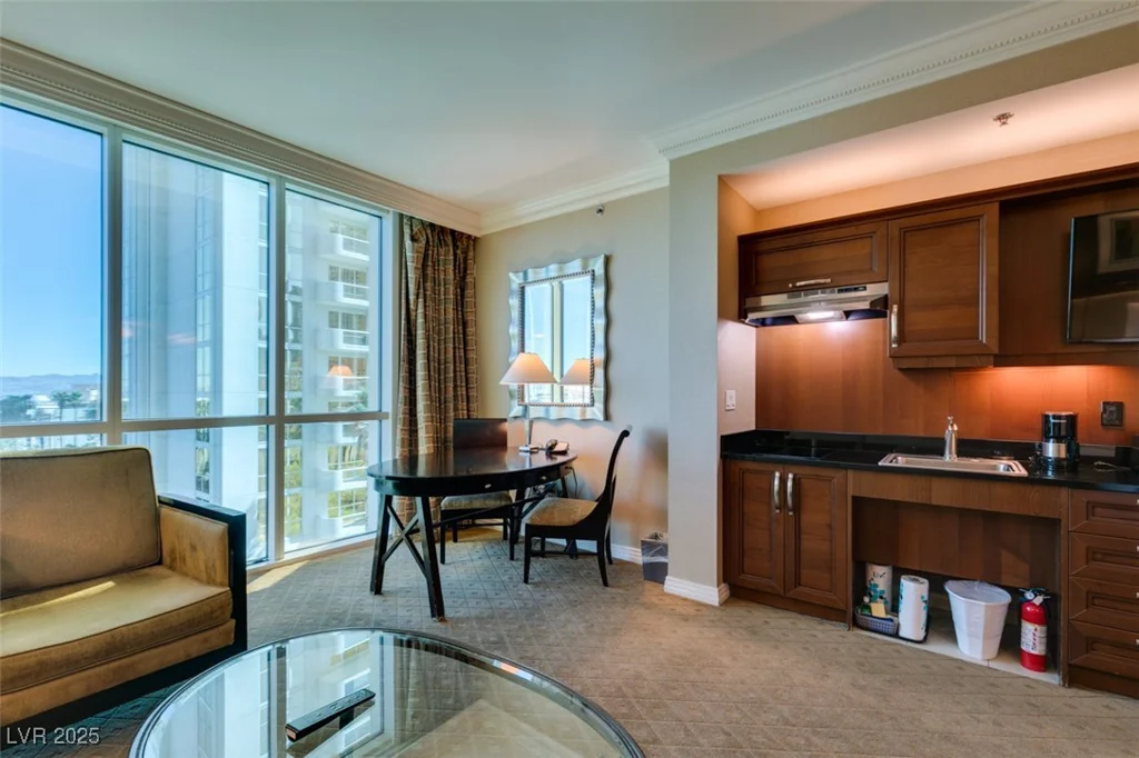 125 HARMON, Las Vegas, NV 89109