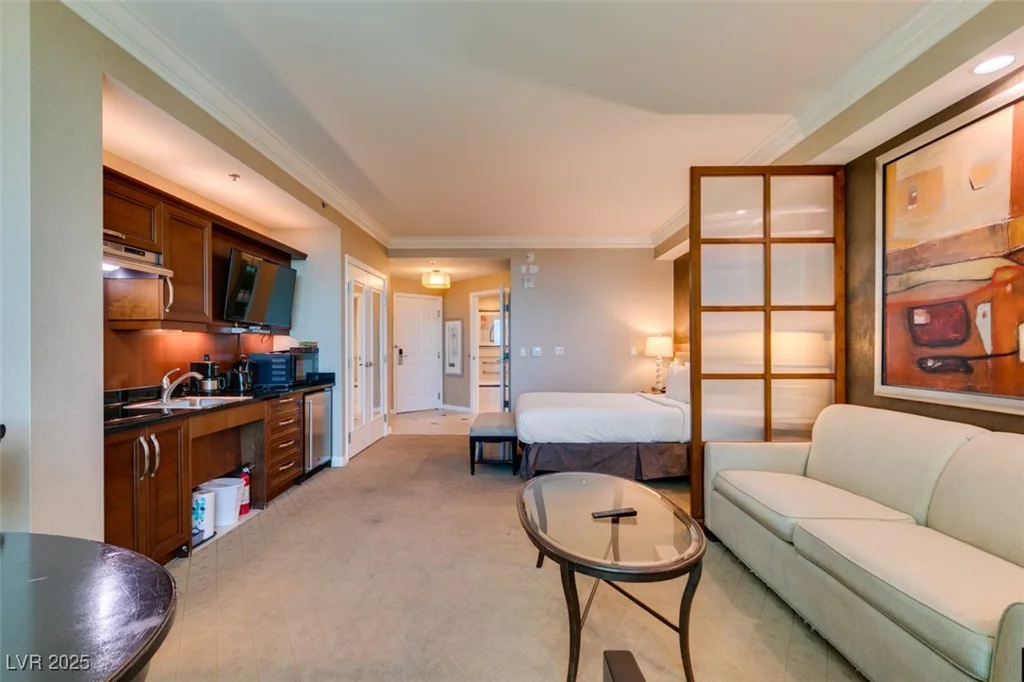 125 HARMON, Las Vegas, NV 89109