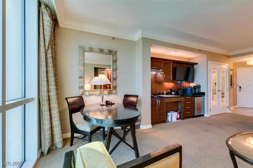 125 HARMON, Las Vegas, NV 89109