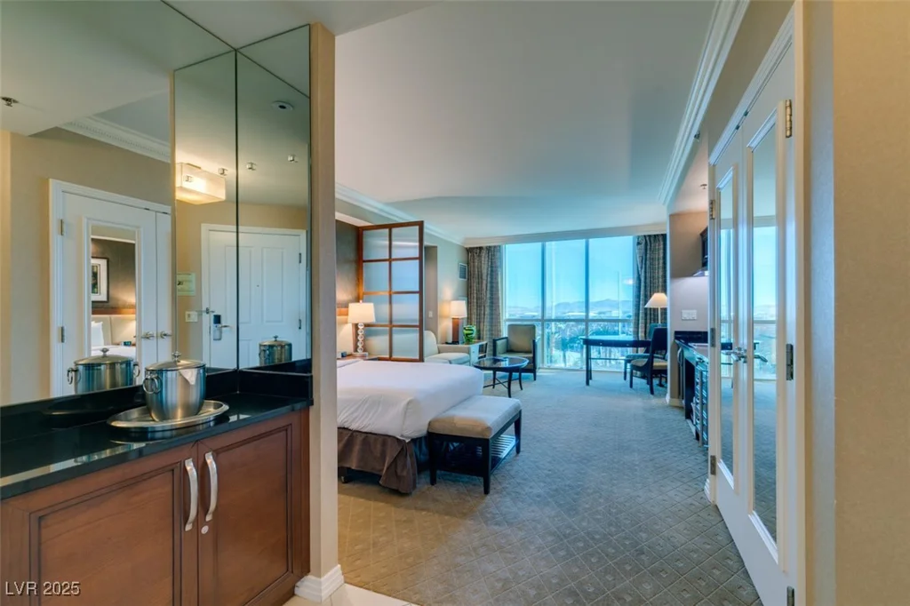 125 HARMON, Las Vegas, NV 89109