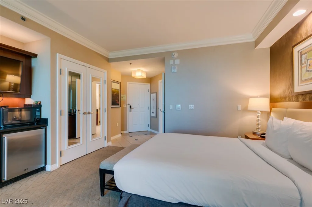 125 HARMON, Las Vegas, NV 89109