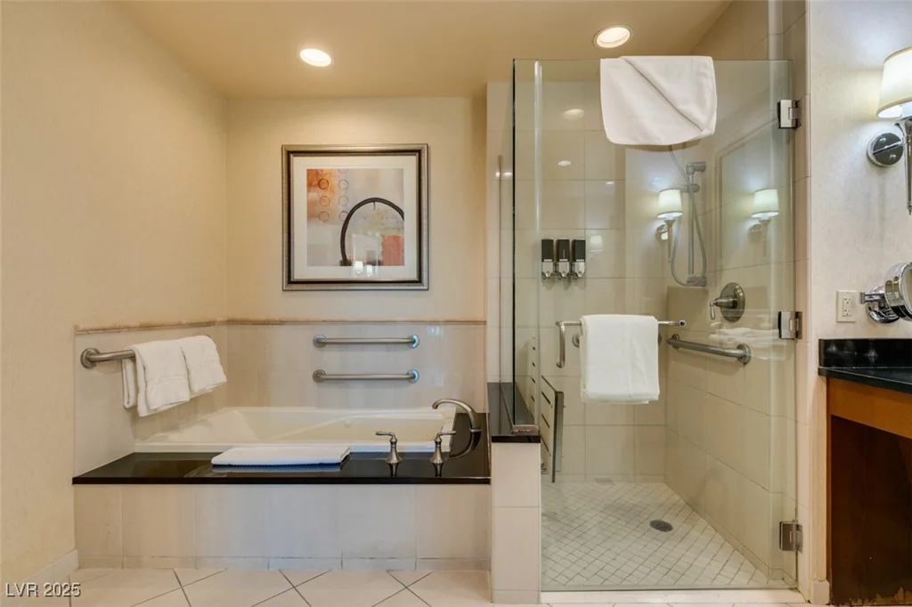 125 HARMON, Las Vegas, NV 89109