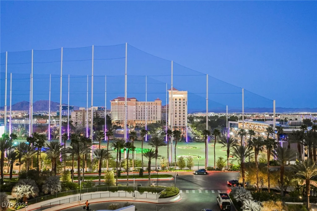 125 HARMON, Las Vegas, NV 89109
