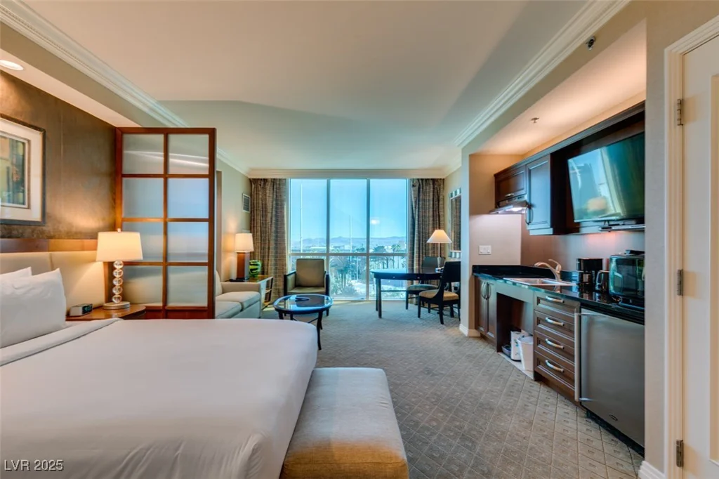 125 HARMON, Las Vegas, NV 89109