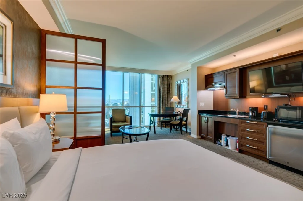 125 HARMON, Las Vegas, NV 89109