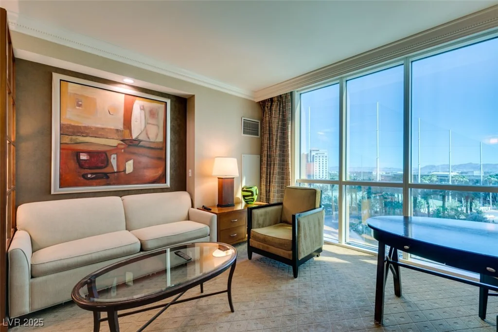 125 HARMON, Las Vegas, NV 89109
