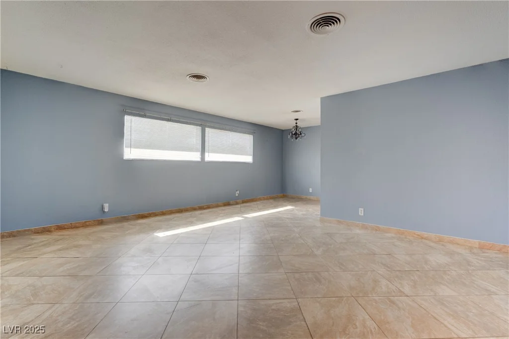 125 Rancho Vista, Las Vegas, NV 89106
