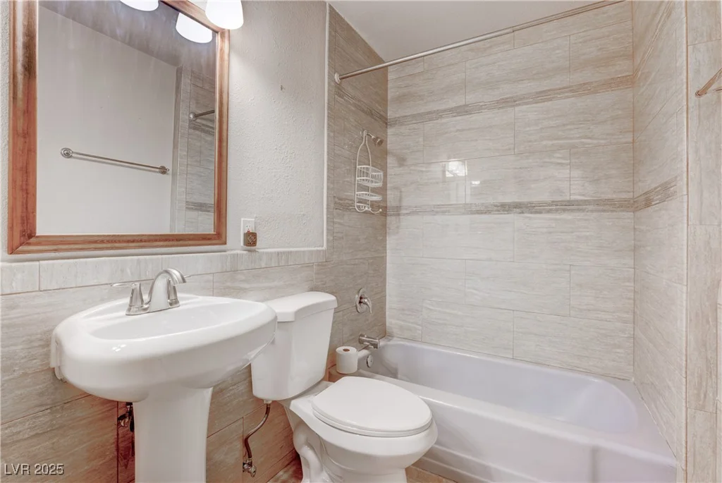 125 Rancho Vista, Las Vegas, NV 89106