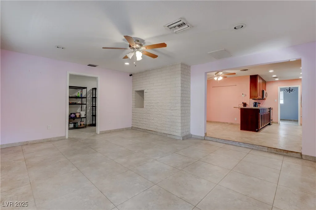 125 Rancho Vista, Las Vegas, NV 89106
