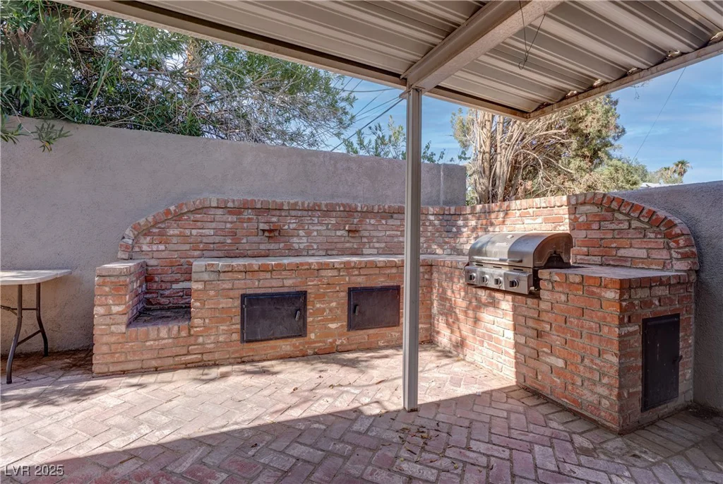 125 Rancho Vista, Las Vegas, NV 89106