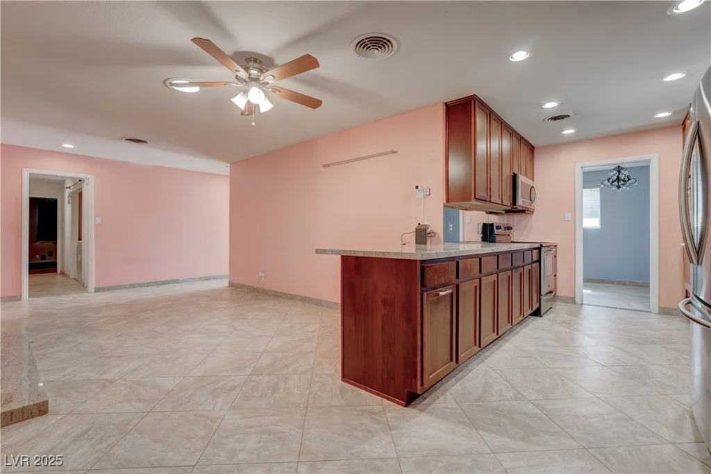 125 Rancho Vista, Las Vegas, NV 89106