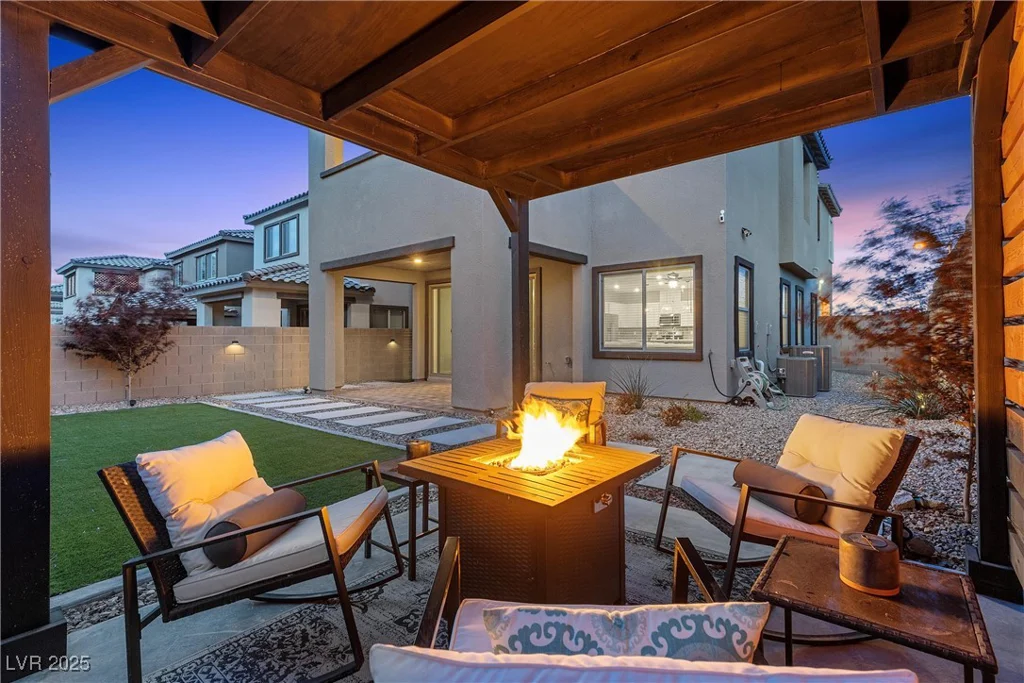 2367 Ridgeline Wash, Las Vegas, NV 89138