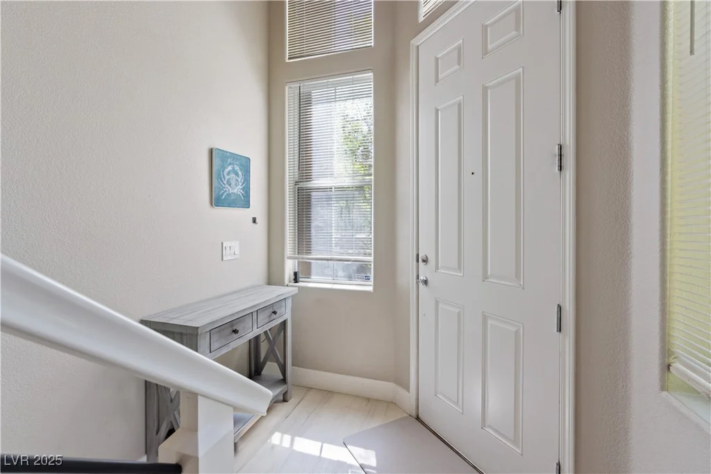 10190 Deerfield Beach, Las Vegas, NV 89129
