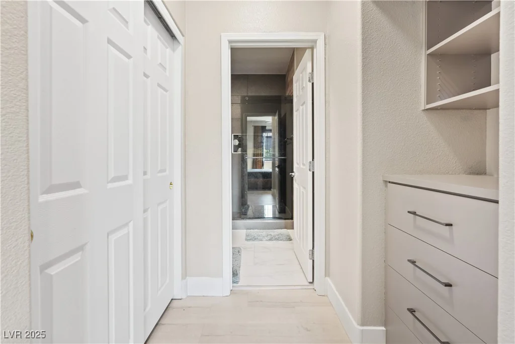 10190 Deerfield Beach, Las Vegas, NV 89129