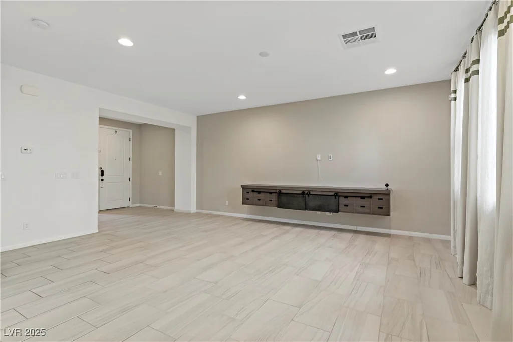 8992 Sparkling River, Las Vegas, NV 89178