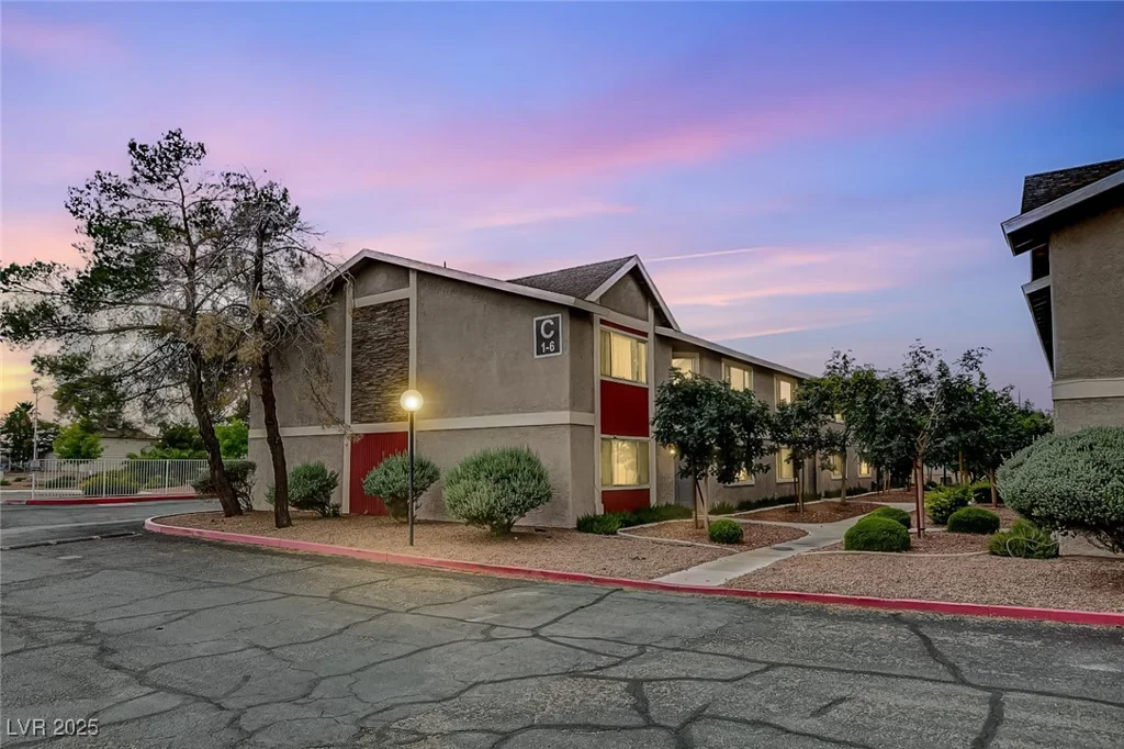 100 Crestline, Las Vegas, NV 89107