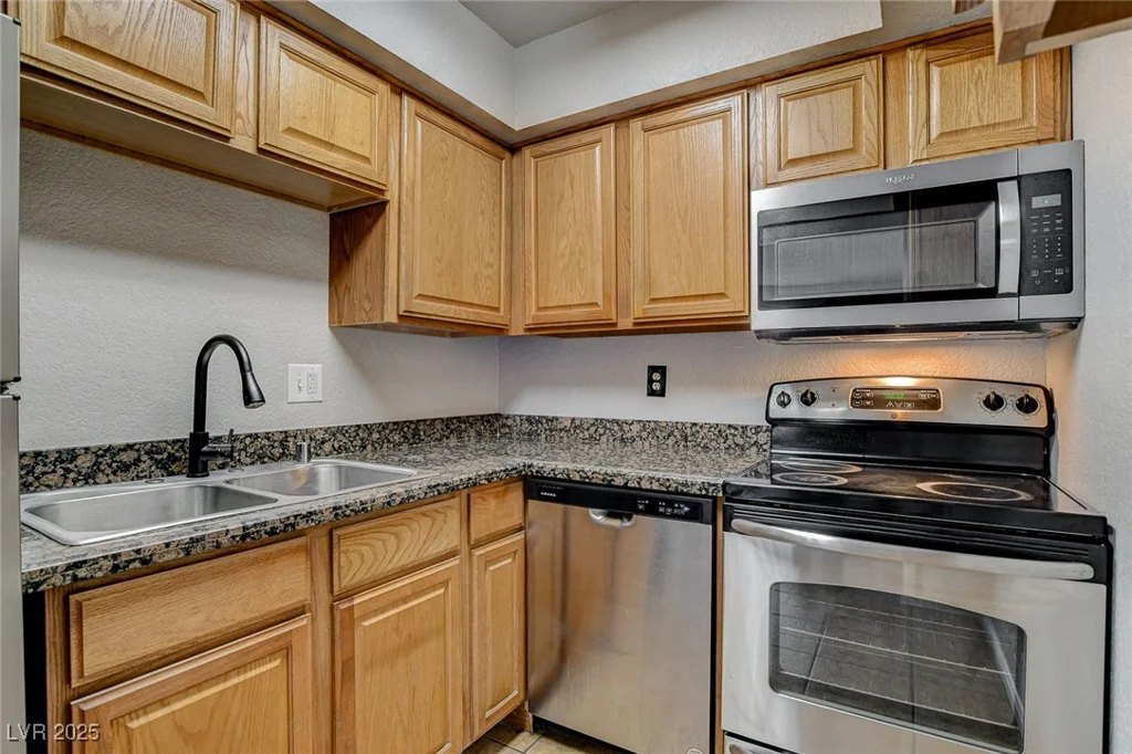 100 Crestline, Las Vegas, NV 89107