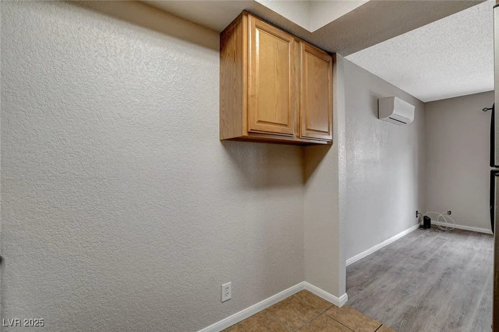 100 Crestline, Las Vegas, NV 89107