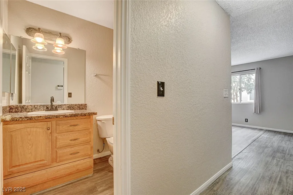 100 Crestline, Las Vegas, NV 89107
