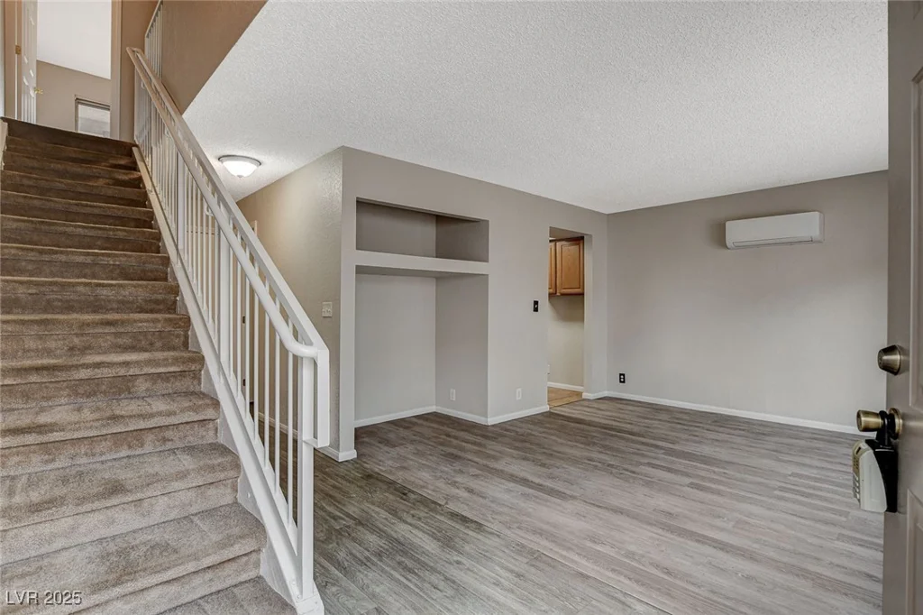 100 Crestline, Las Vegas, NV 89107