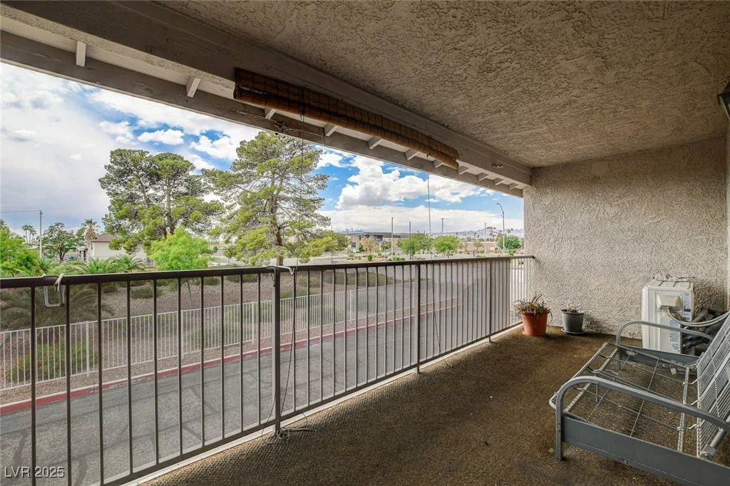 100 Crestline, Las Vegas, NV 89107