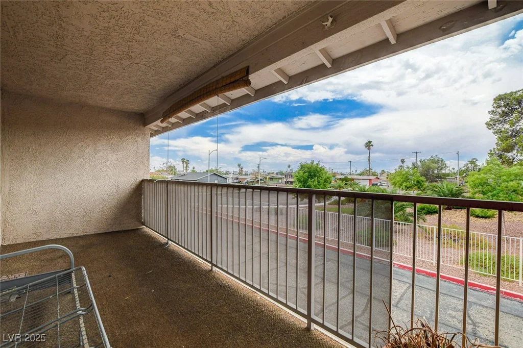 100 Crestline, Las Vegas, NV 89107