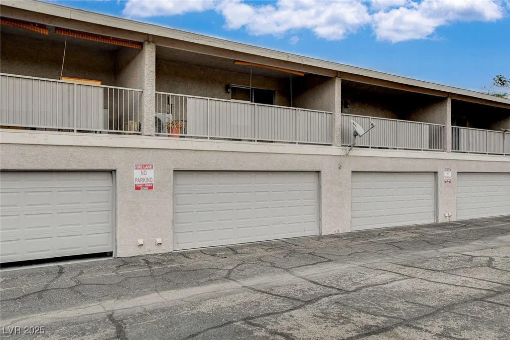 100 Crestline, Las Vegas, NV 89107