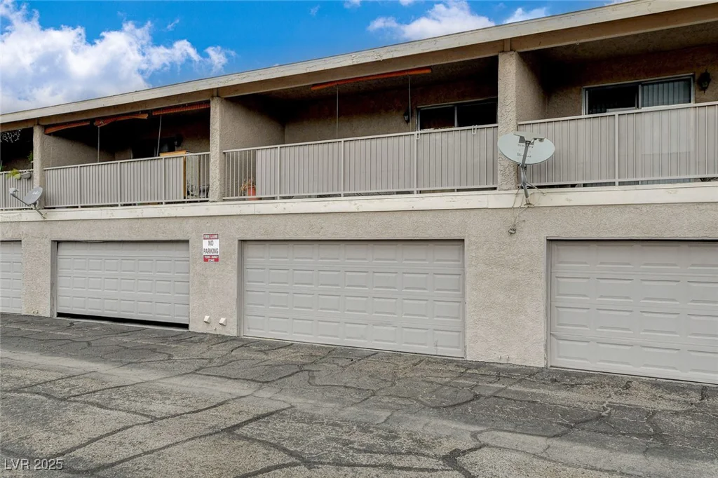 100 Crestline, Las Vegas, NV 89107