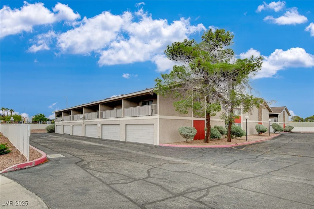 100 Crestline, Las Vegas, NV 89107