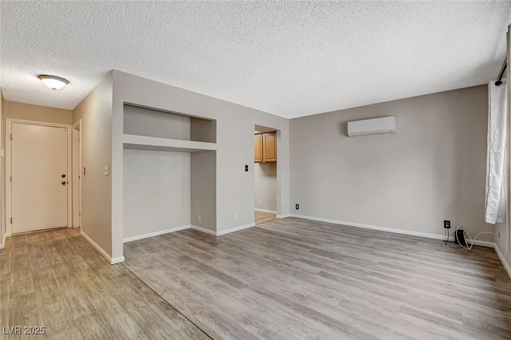 100 Crestline, Las Vegas, NV 89107