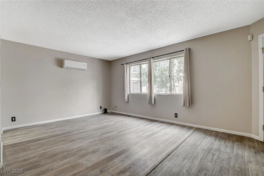 100 Crestline, Las Vegas, NV 89107