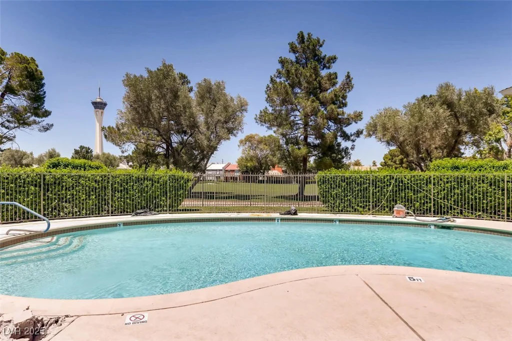2854 Geary, Las Vegas, NV 89109