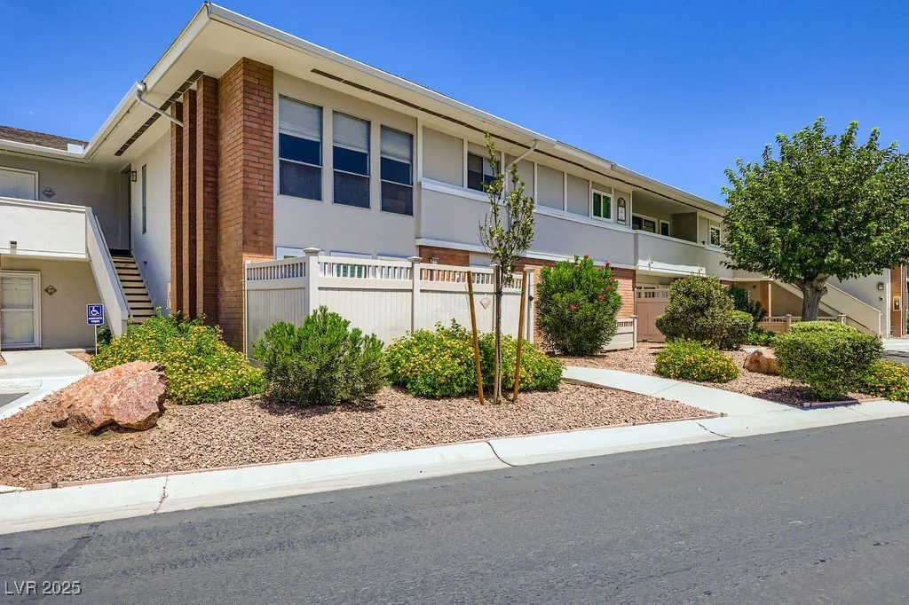 2854 Geary, Las Vegas, NV 89109