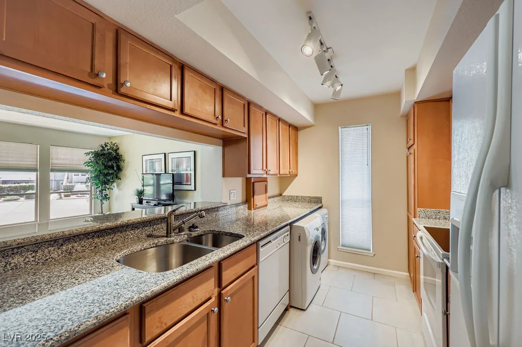 2854 Geary, Las Vegas, NV 89109