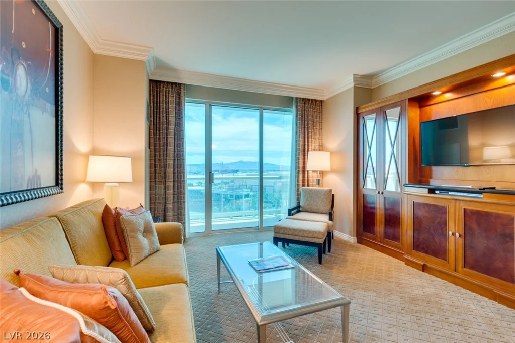 145 HARMON, Las Vegas, NV 89109