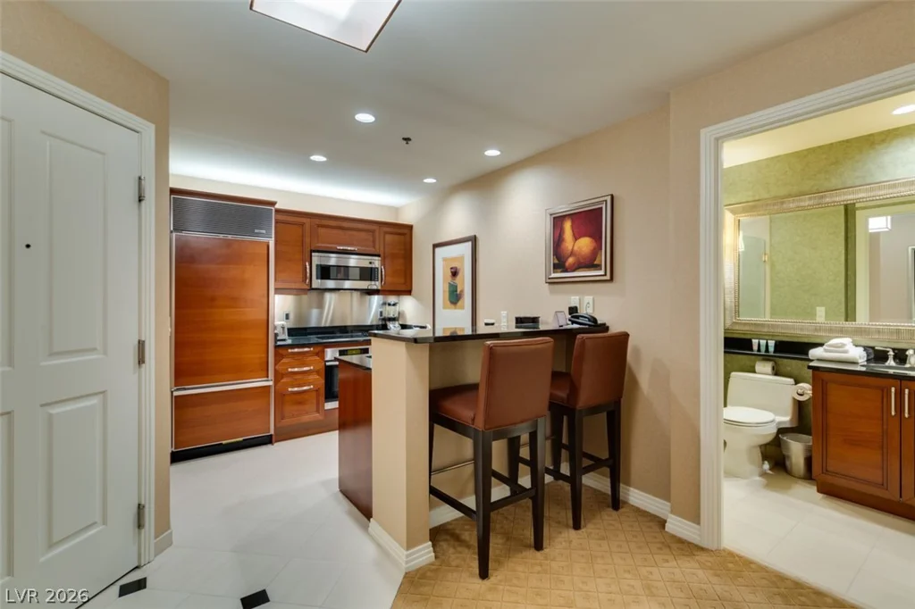 145 HARMON, Las Vegas, NV 89109