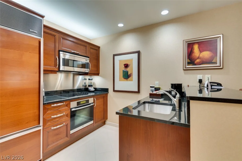 145 HARMON, Las Vegas, NV 89109