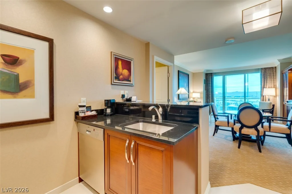 145 HARMON, Las Vegas, NV 89109