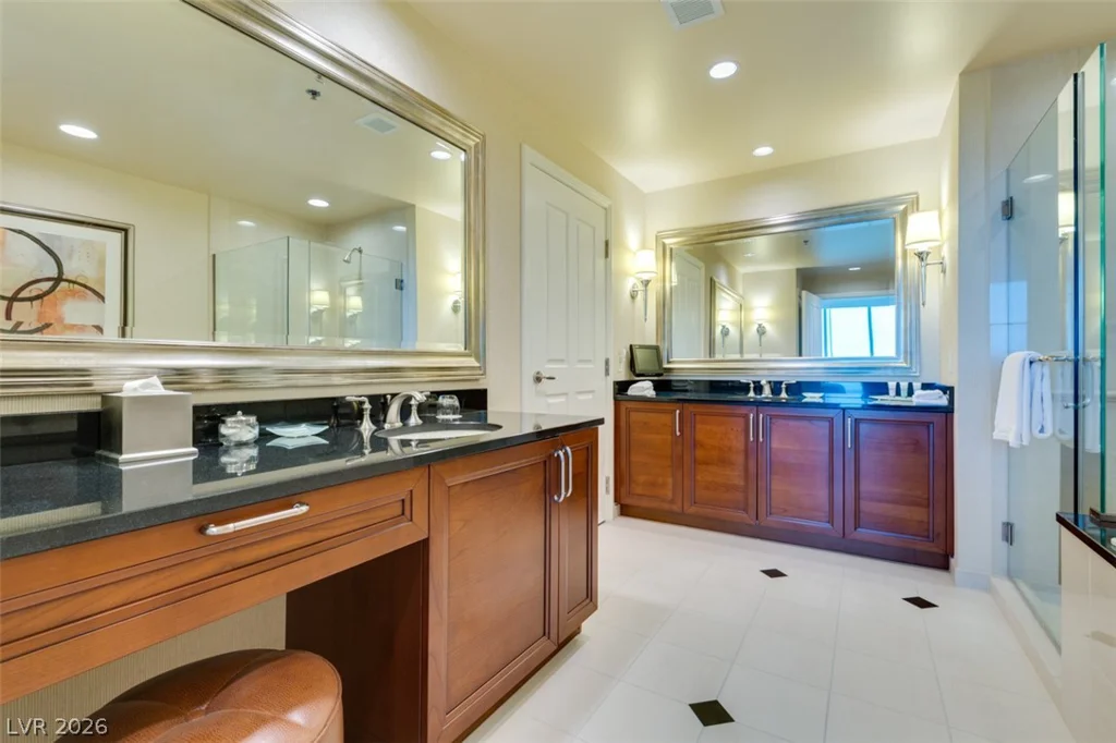 145 HARMON, Las Vegas, NV 89109