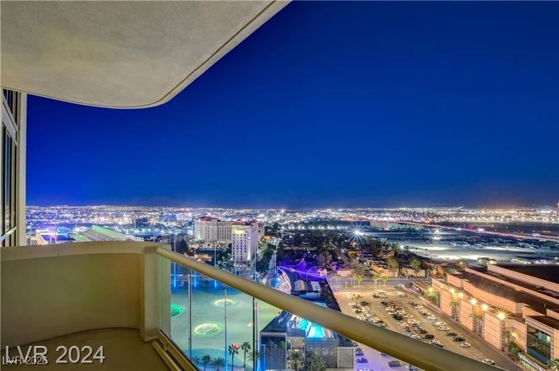 145 HARMON, Las Vegas, NV 89109