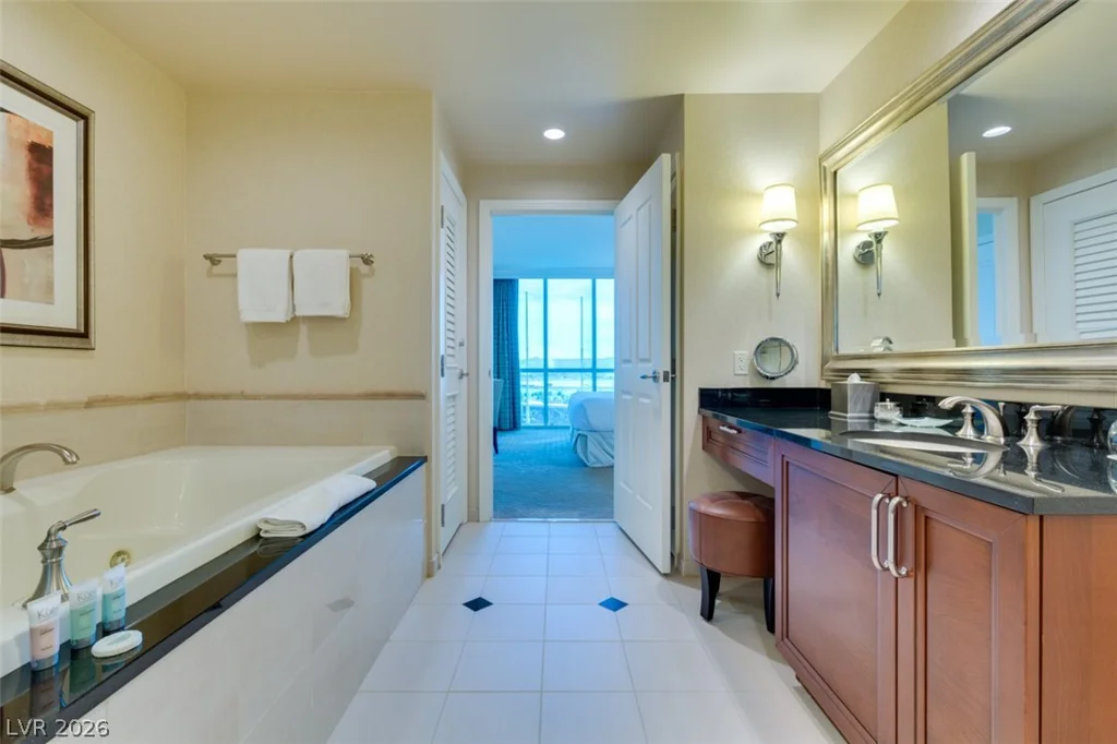 145 HARMON, Las Vegas, NV 89109