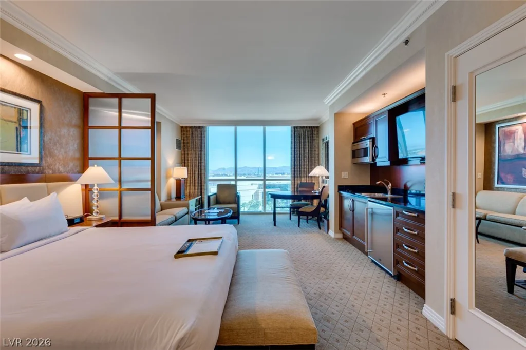 145 HARMON, Las Vegas, NV 89109