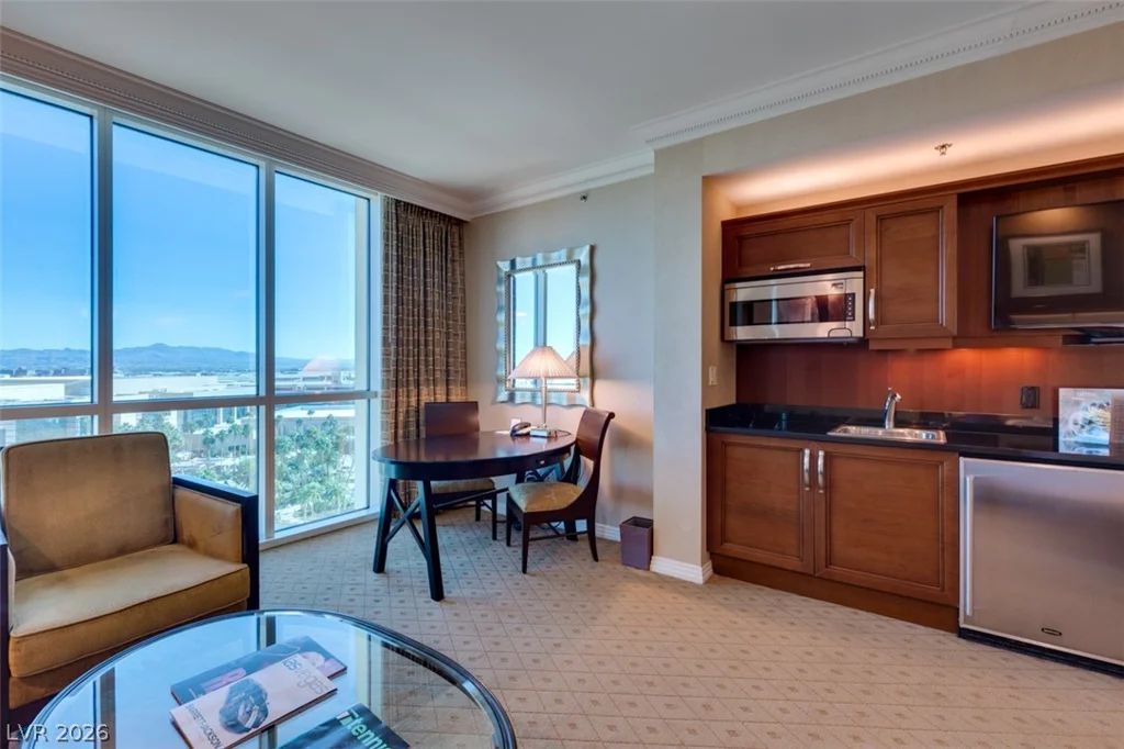145 HARMON, Las Vegas, NV 89109
