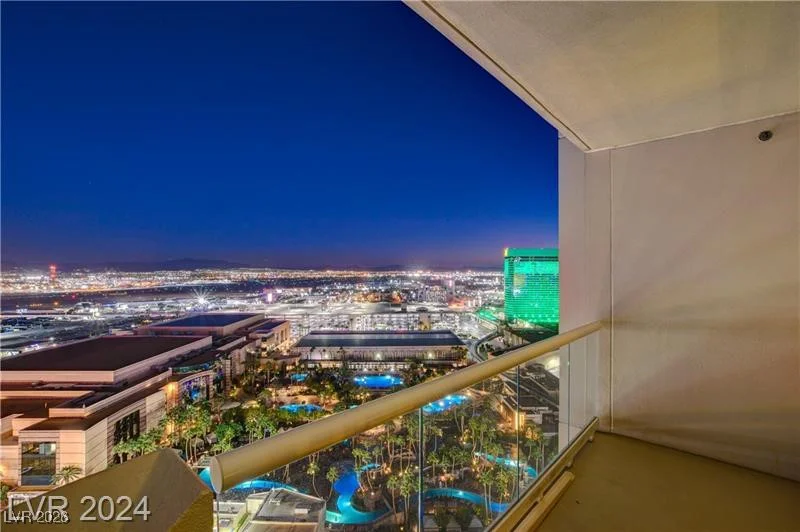 145 HARMON, Las Vegas, NV 89109