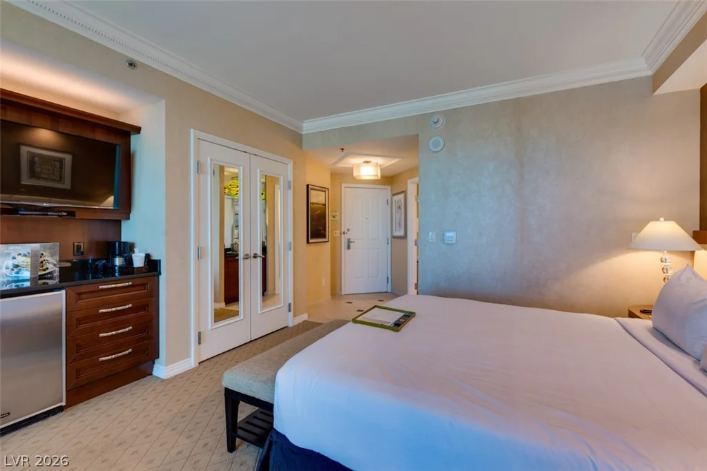 145 HARMON, Las Vegas, NV 89109