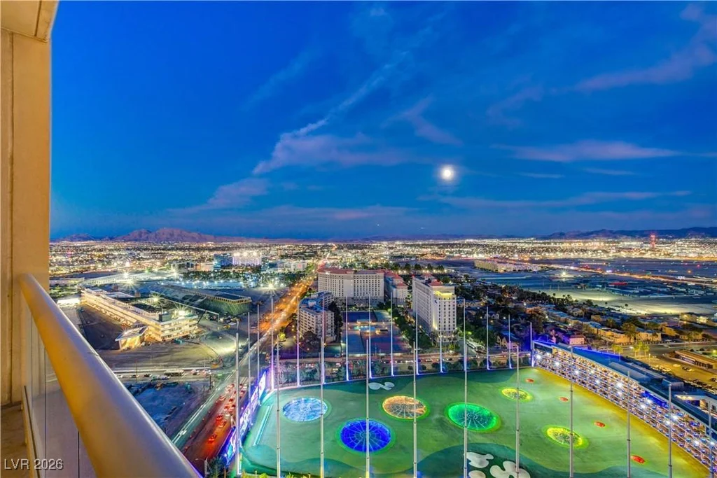 145 HARMON, Las Vegas, NV 89109