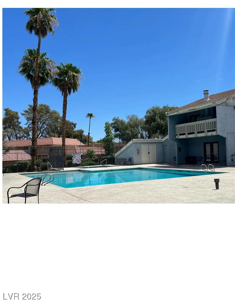 2414 Paradise Village, Las Vegas, NV 89120