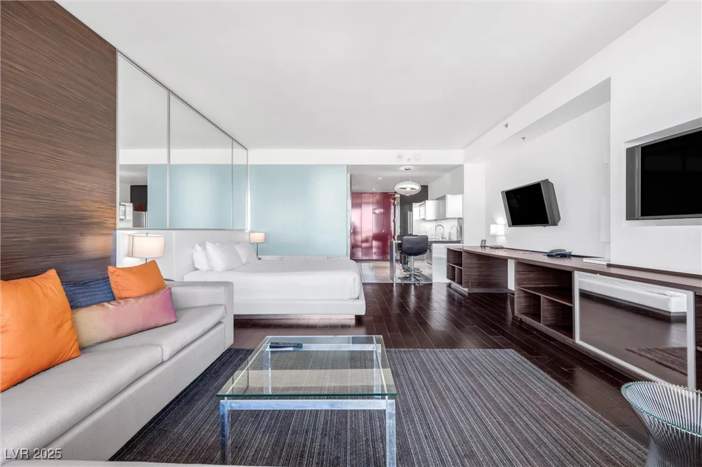 4381 FLAMINGO, Las Vegas, NV 89103